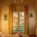 Sunset Breeze And تورلوس